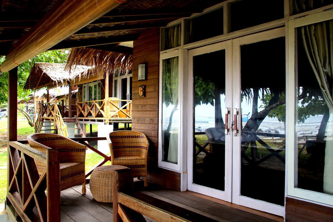 Batu Rundung Surf Resort Naibos Bagian luar foto