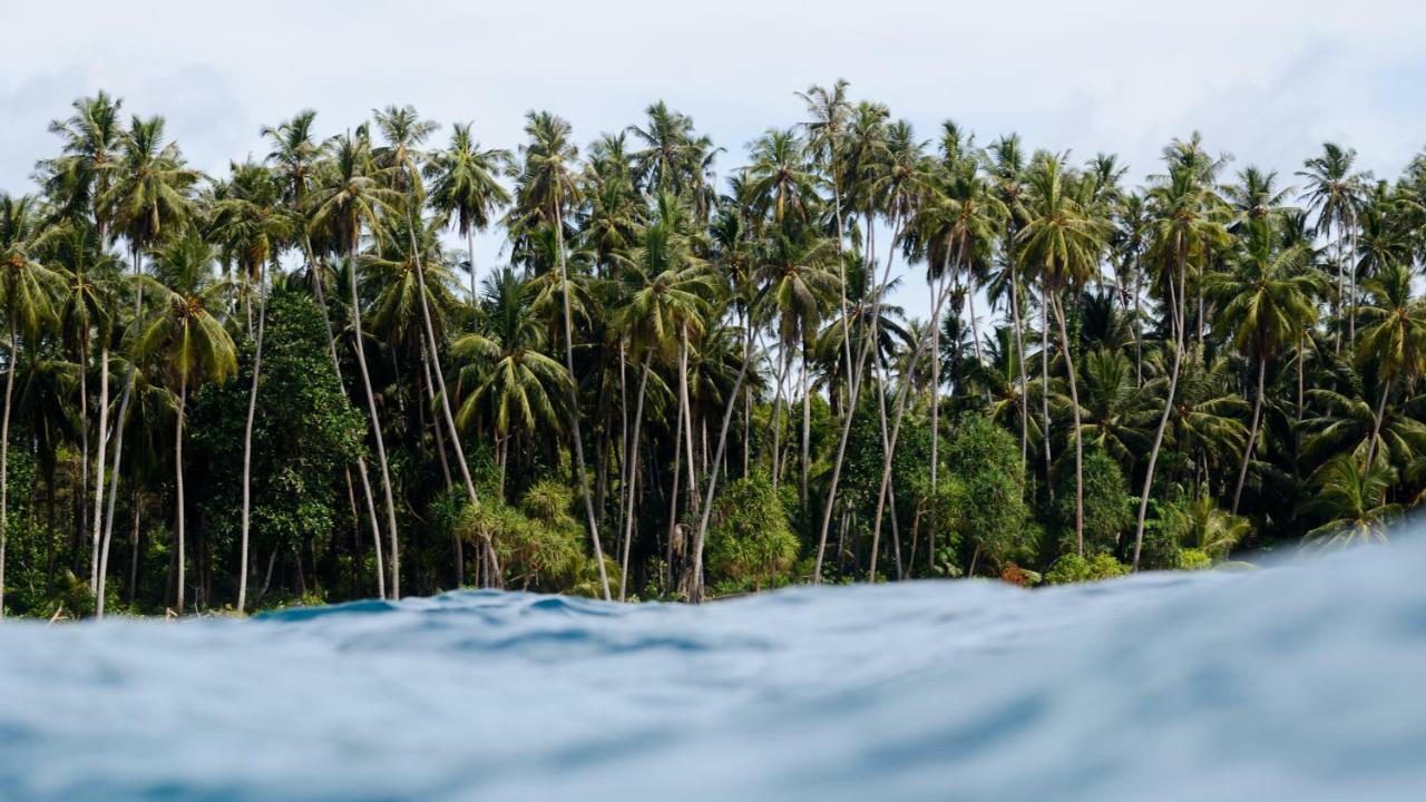 Batu Rundung Surf Resort Naibos Bagian luar foto