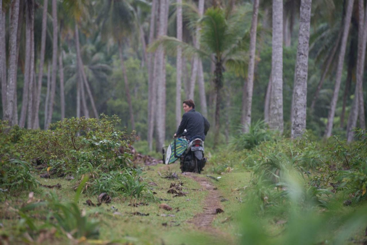 Batu Rundung Surf Resort Naibos Bagian luar foto
