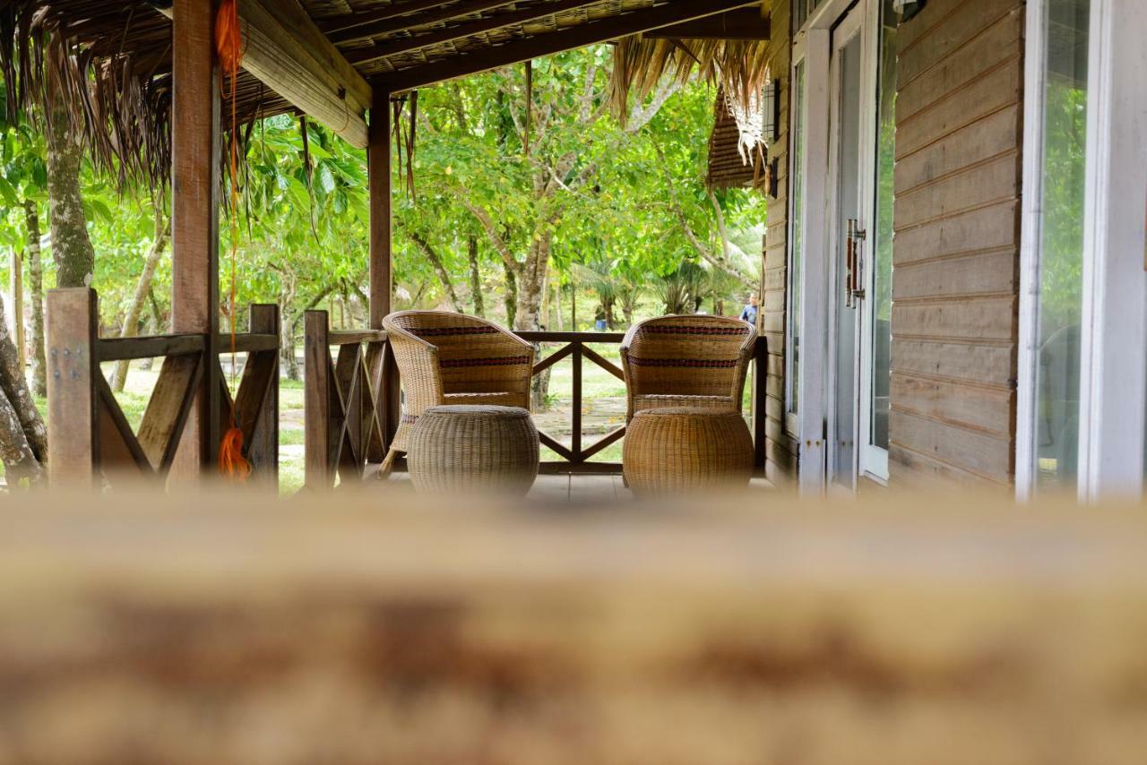Batu Rundung Surf Resort Naibos Bagian luar foto